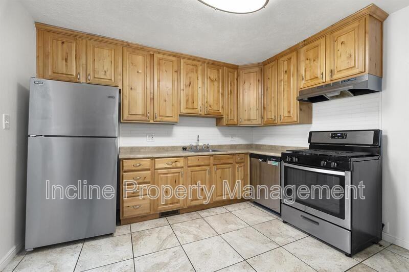 3911 Sw #C - Photo 2 of 20