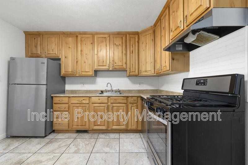 3911 Sw #C - Photo 3 of 20