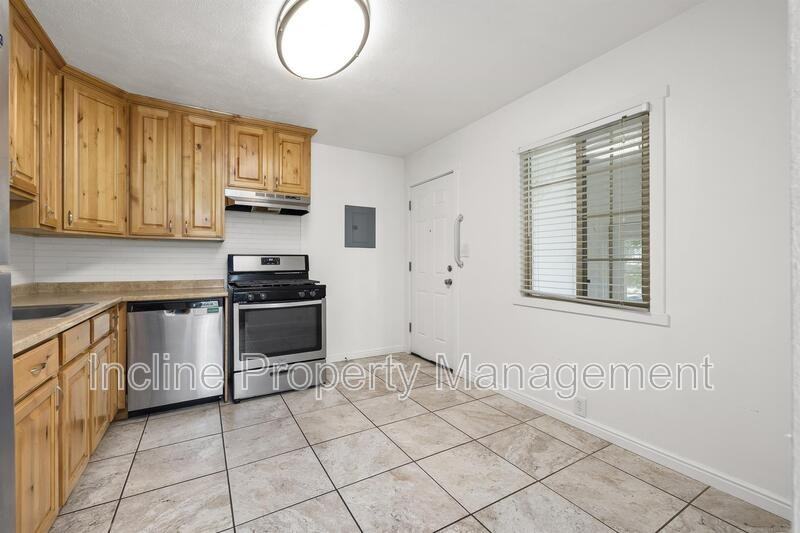 3911 Sw #C - Photo 4 of 20