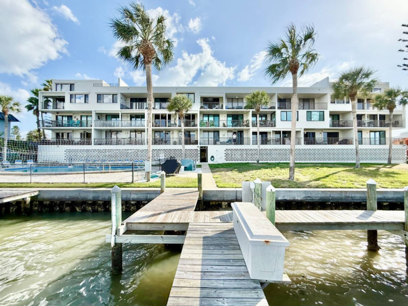 18201 Gulf Blvd - Photo 2 of 45