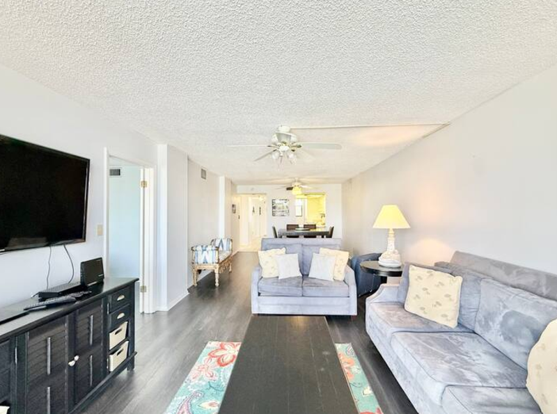 18201 Gulf Blvd - Photo 5 of 45