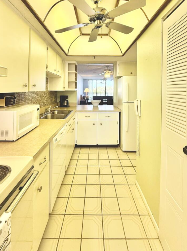 18201 Gulf Blvd - Photo 7 of 45