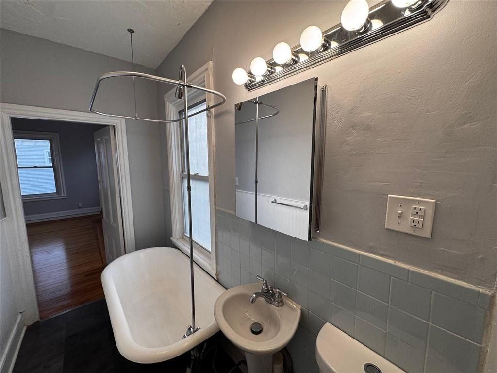 72 Courtland St ##2 - Photo 5 of 7