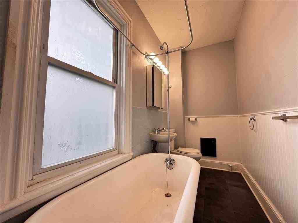 72 Courtland St ##2 - Photo 6 of 7