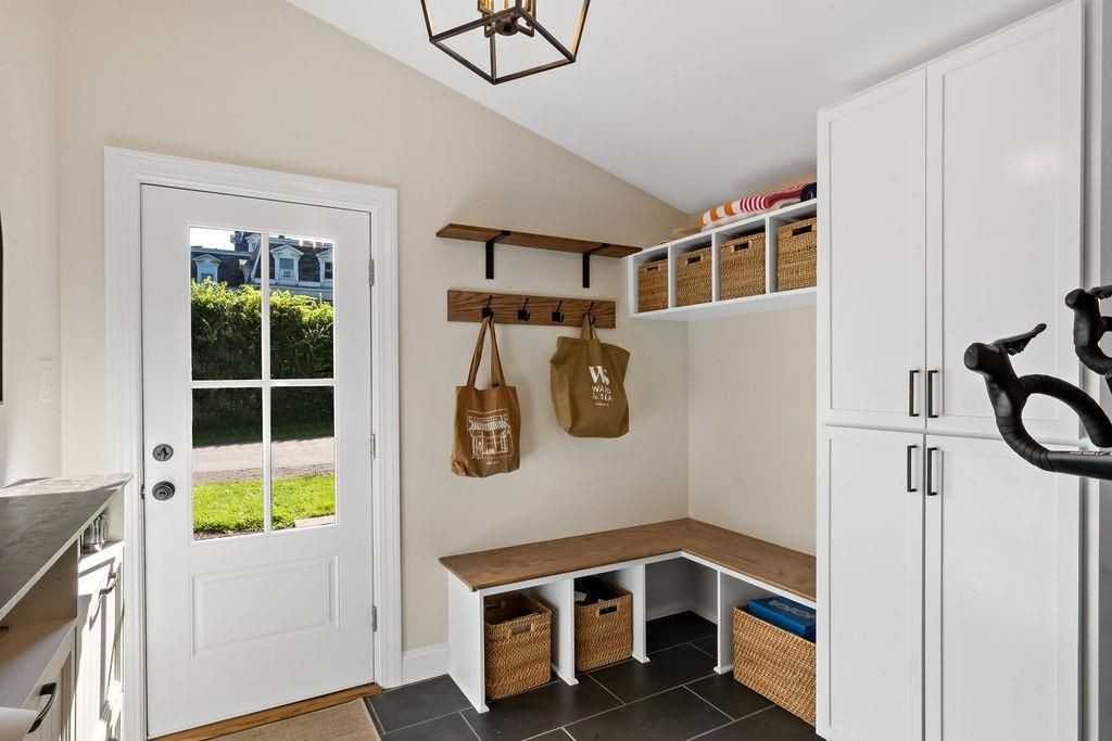 147 Evarts St - Photo 4 of 30