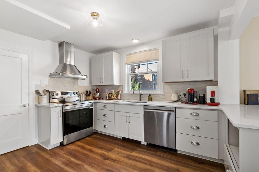 147 Evarts St - Photo 7 of 30