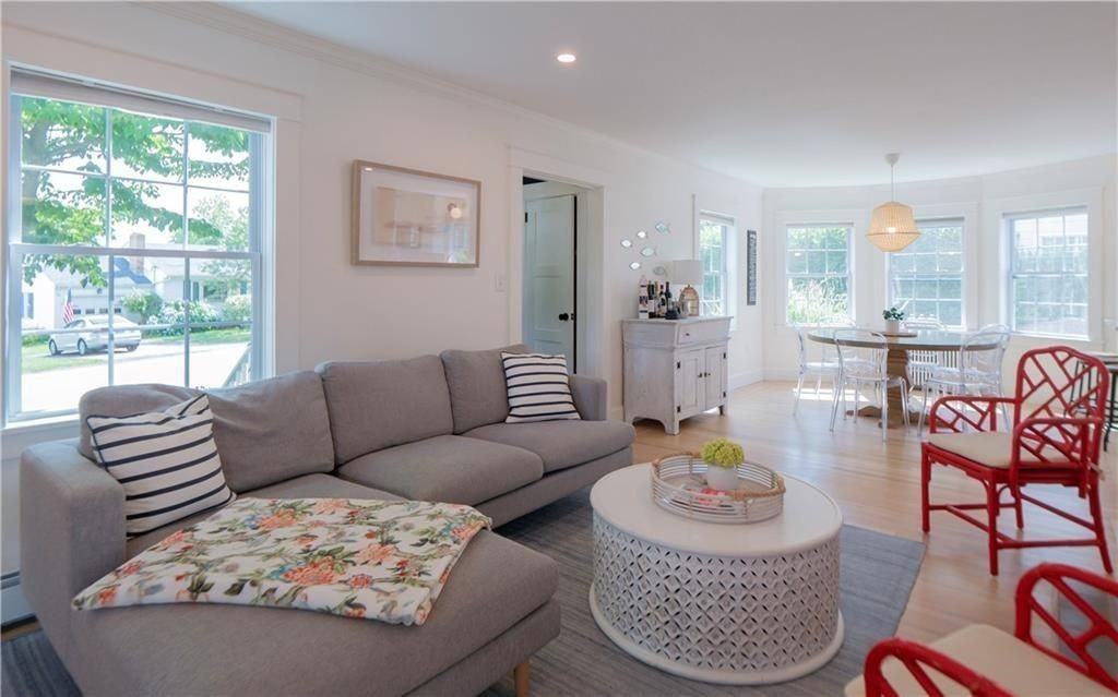 122 Ruggles Ave - Photo 4 of 50