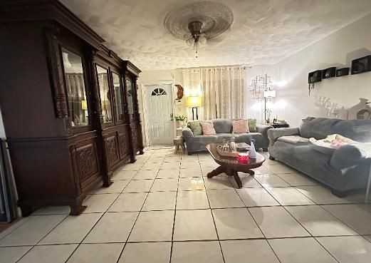 2842 Nw 34th Ter - Photo 3 of 7