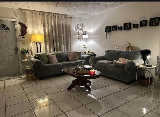 2842 Nw 34th Ter - Photo 6 of 7