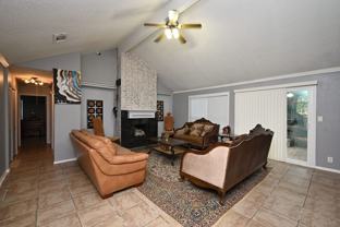 13102 Richmond Ave - Photo 1 of 1