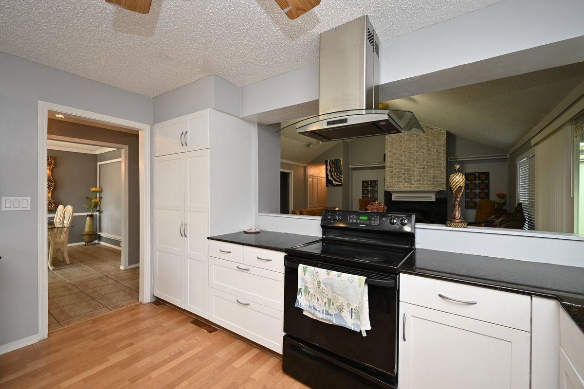 13102 Richmond Ave - Photo 2 of 30