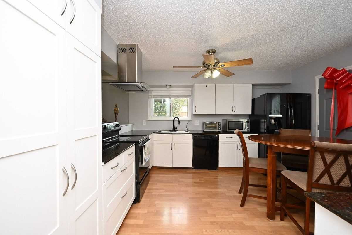 13102 Richmond Ave - Photo 4 of 30