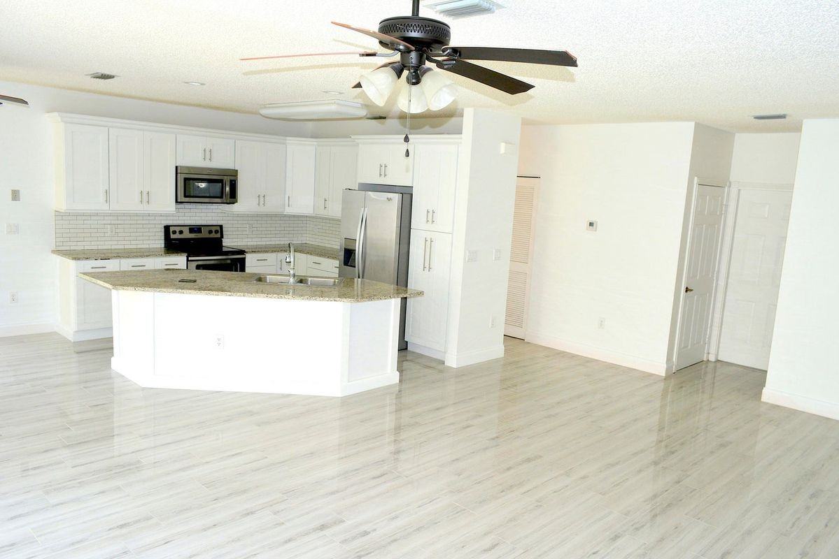 3003 Caffia Way - Photo 3 of 16