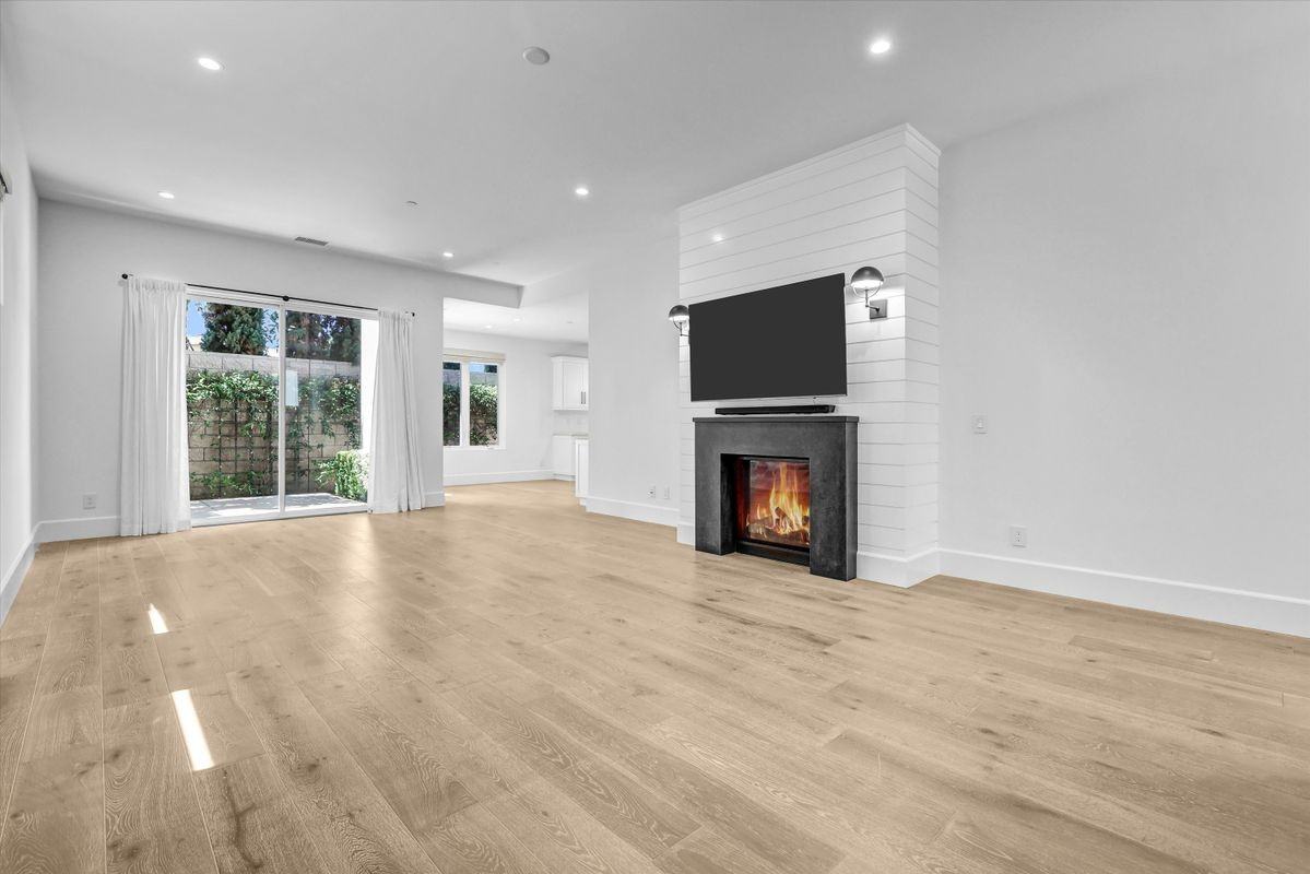 2368 Orange Ave - Photo 3 of 23