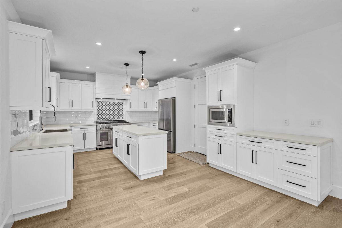 2368 Orange Ave - Photo 6 of 23