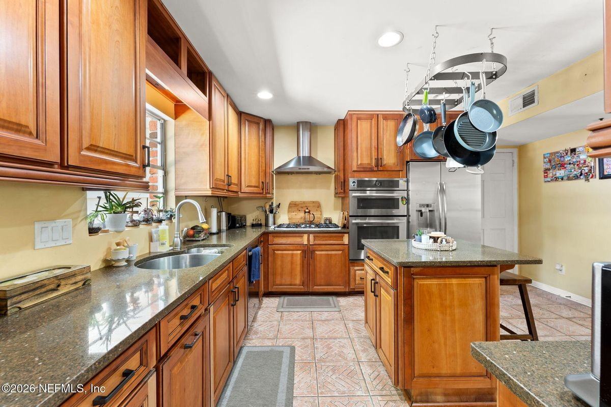 4339 Genoa Ave - Photo 4 of 27