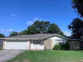featured image of 3135 Woodcrest Dr
