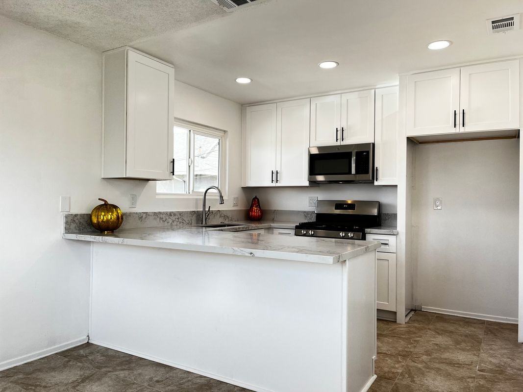 7631 Amazon Dr ##4 - Photo 2 of 8