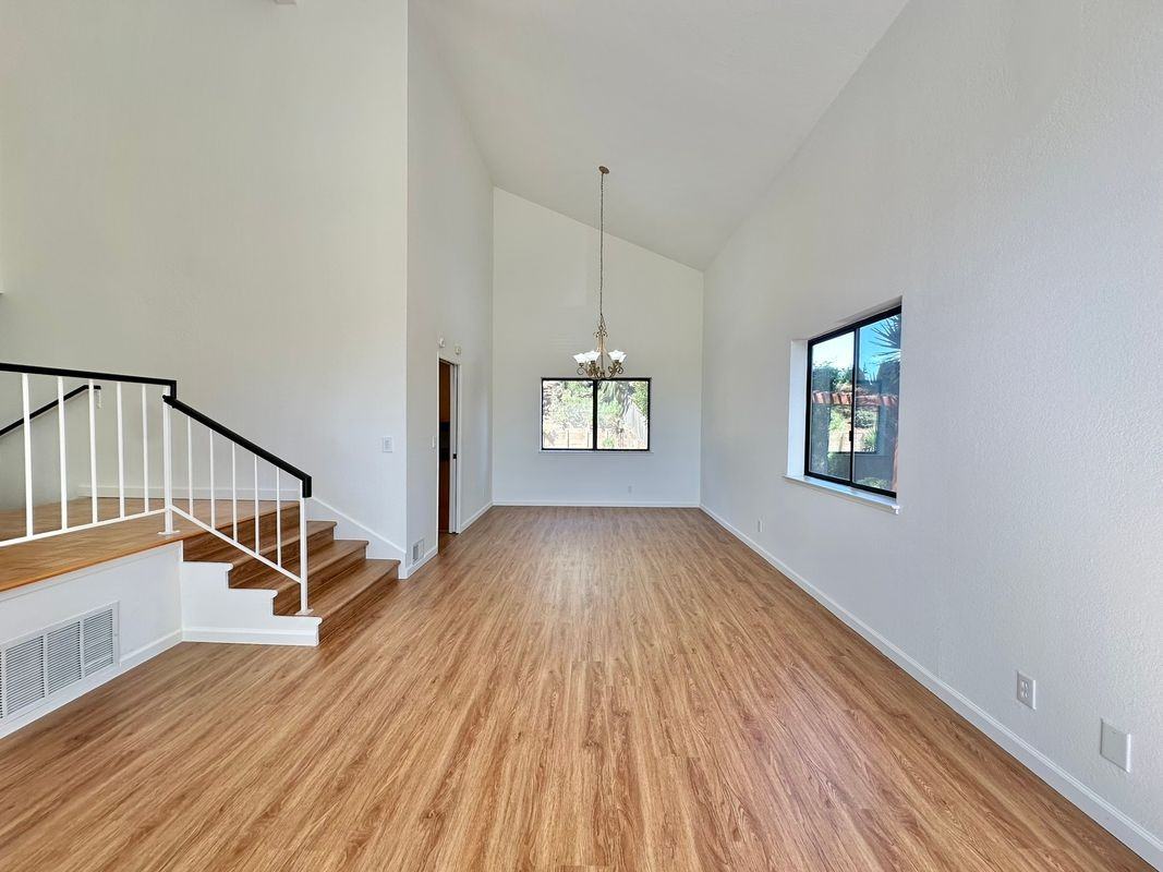768 Rose Dr - Photo 7 of 44