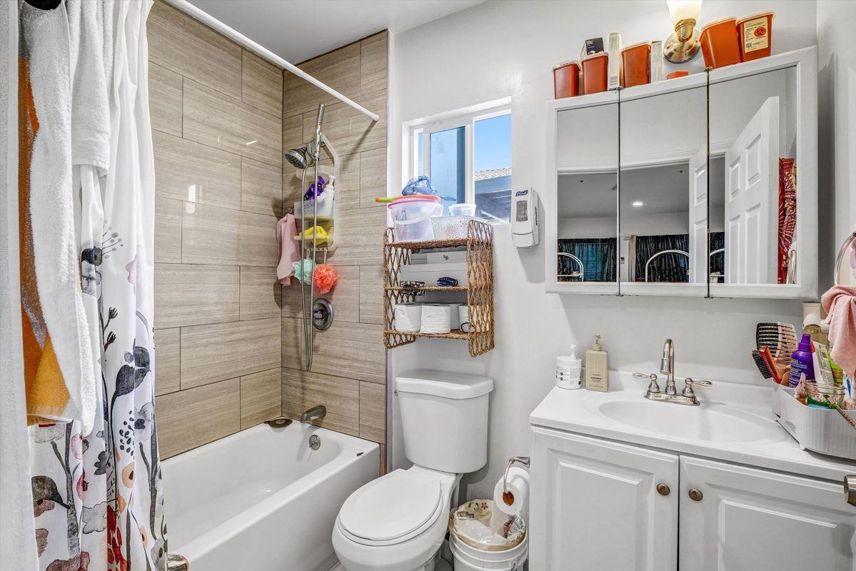 10515 Firmona Ave - Photo 6 of 12