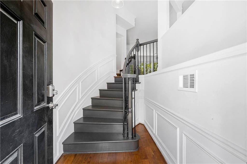 2844 Loftview Sq - Photo 4 of 41