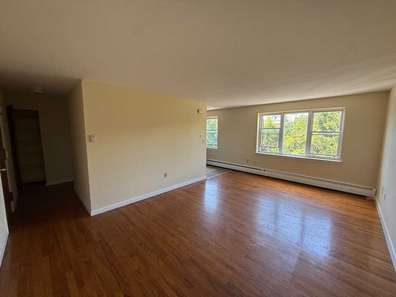 105 Preston St. - Photo 3 of 15