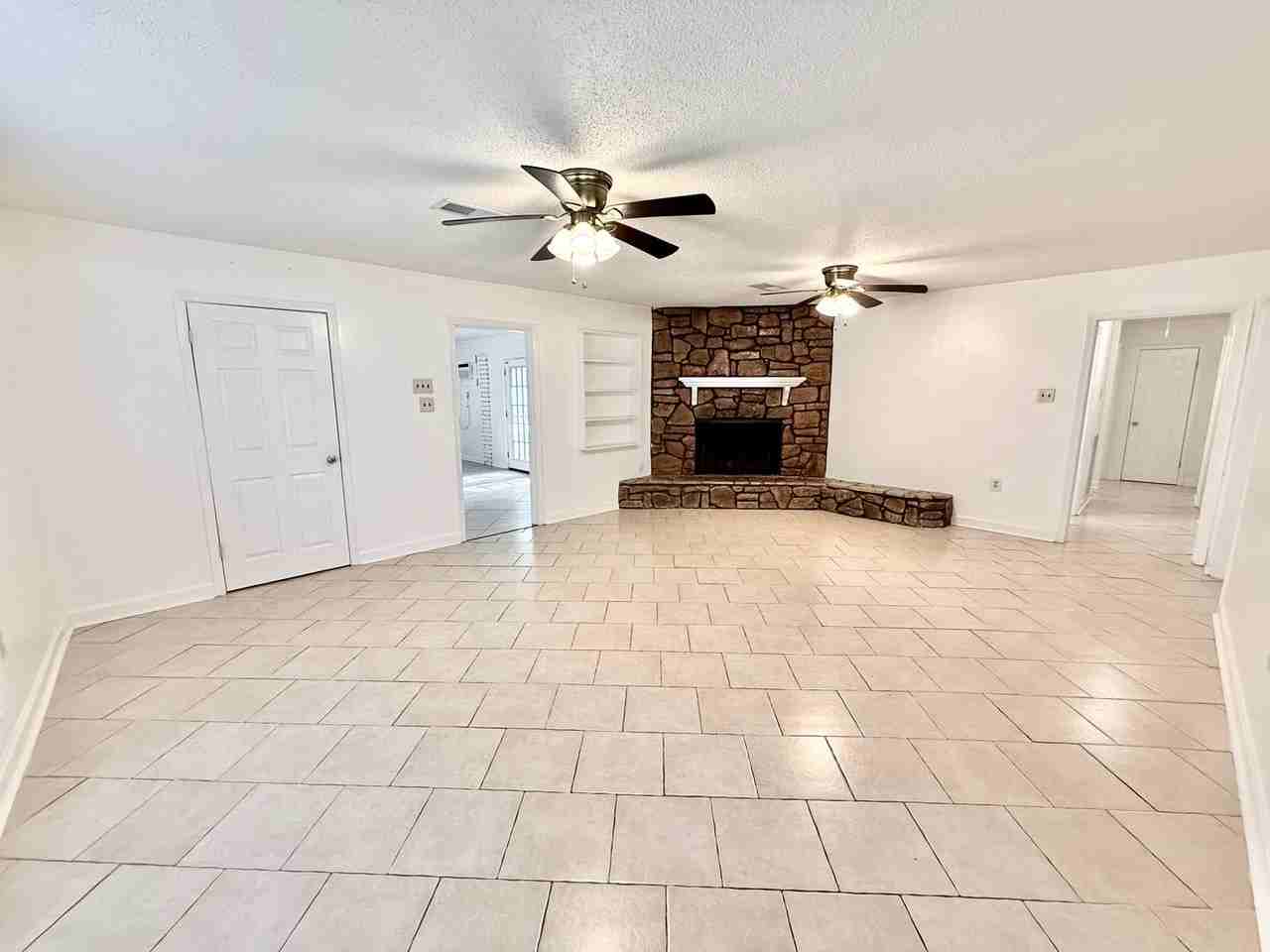 16405 Patton Ave - Photo 4 of 22