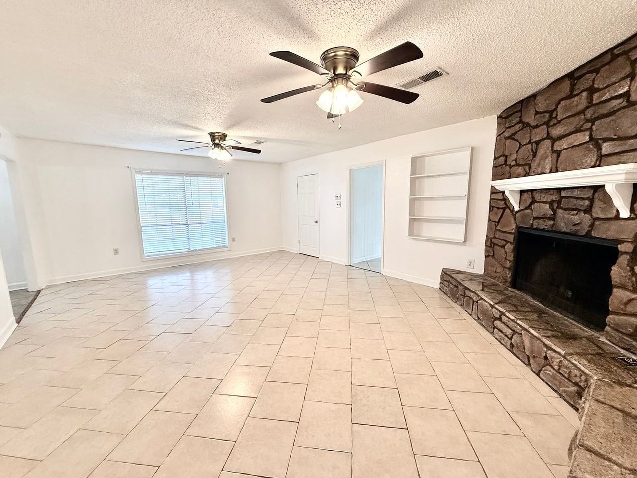 16405 Patton Ave - Photo 5 of 22