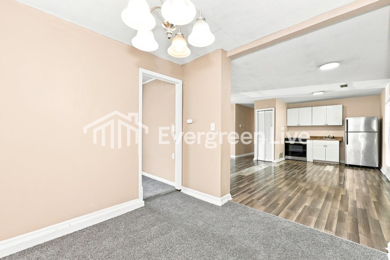 61 Miriam Dr - Photo 6 of 15