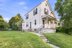 featured image of 1711 De Armand Ave
