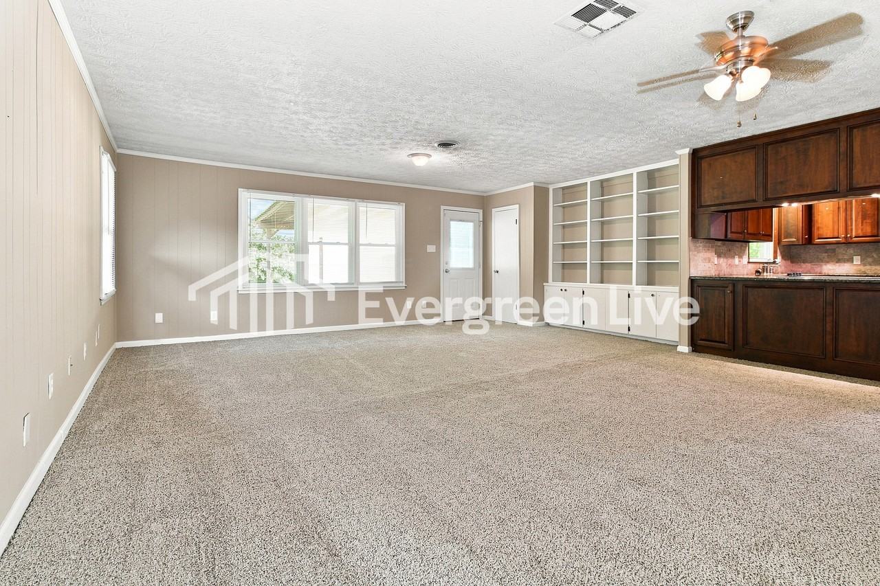 324 Carol Villa Dr - Photo 3 of 15