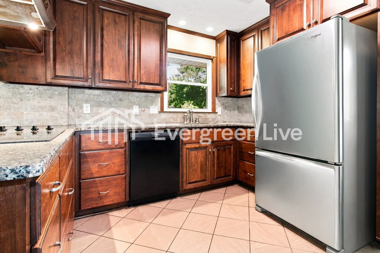 324 Carol Villa Dr - Photo 4 of 15
