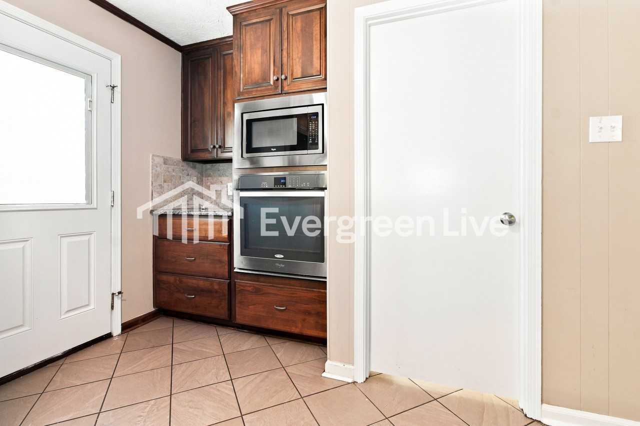 324 Carol Villa Dr - Photo 5 of 15