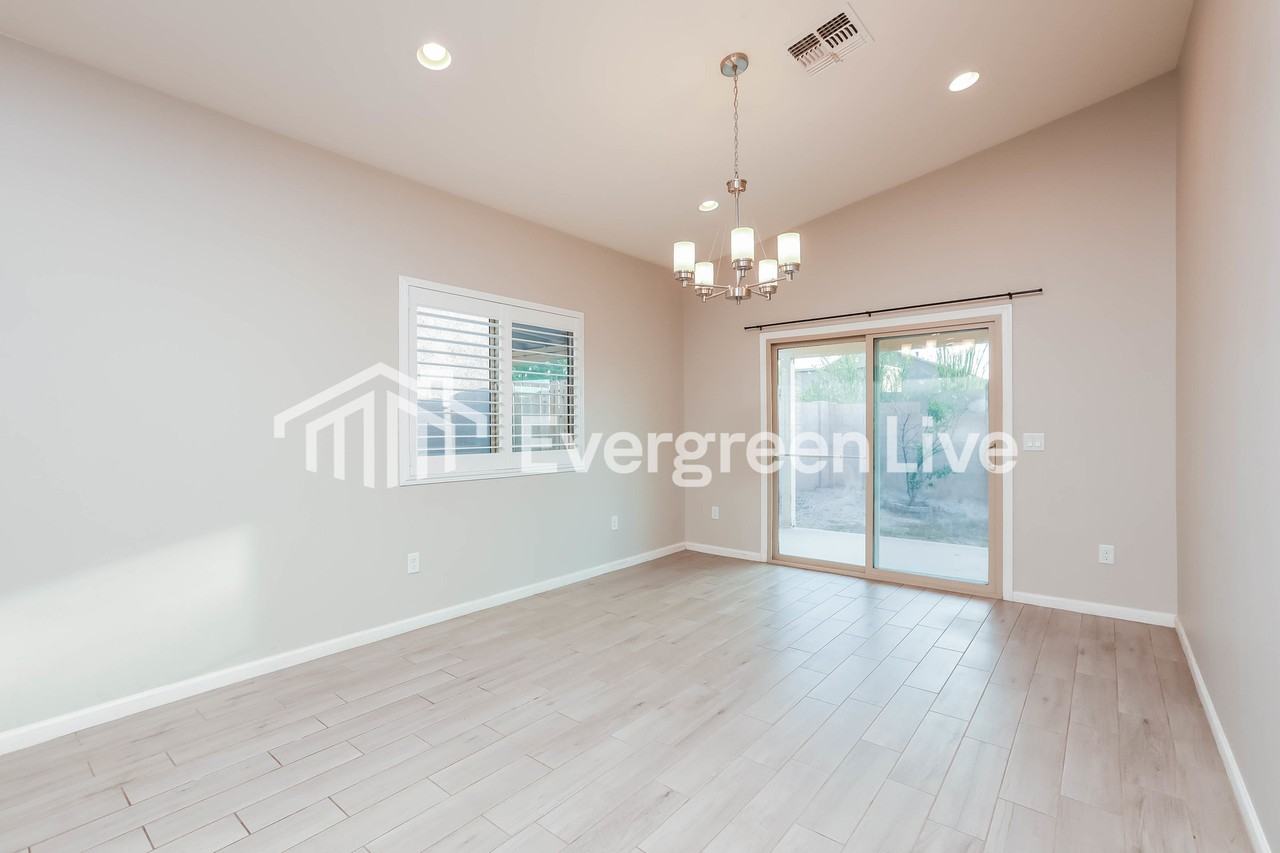 3736 S Manitoba Ave - Photo 5 of 15