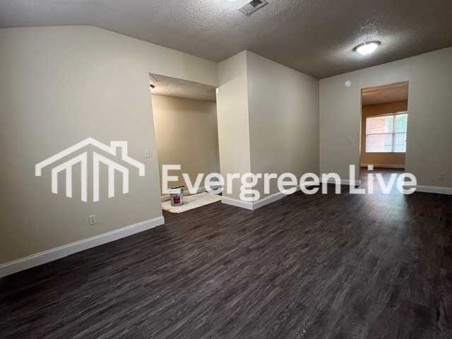 800 Bellflower Cir - Photo 3 of 13