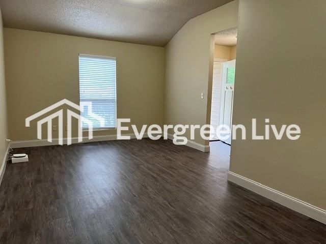 800 Bellflower Cir - Photo 4 of 13