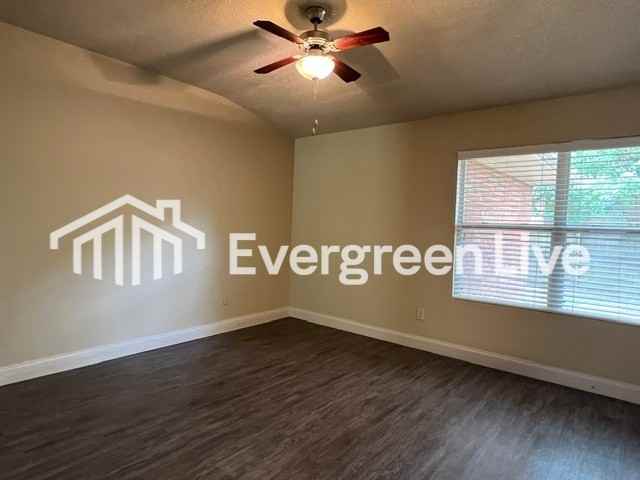 800 Bellflower Cir - Photo 7 of 13