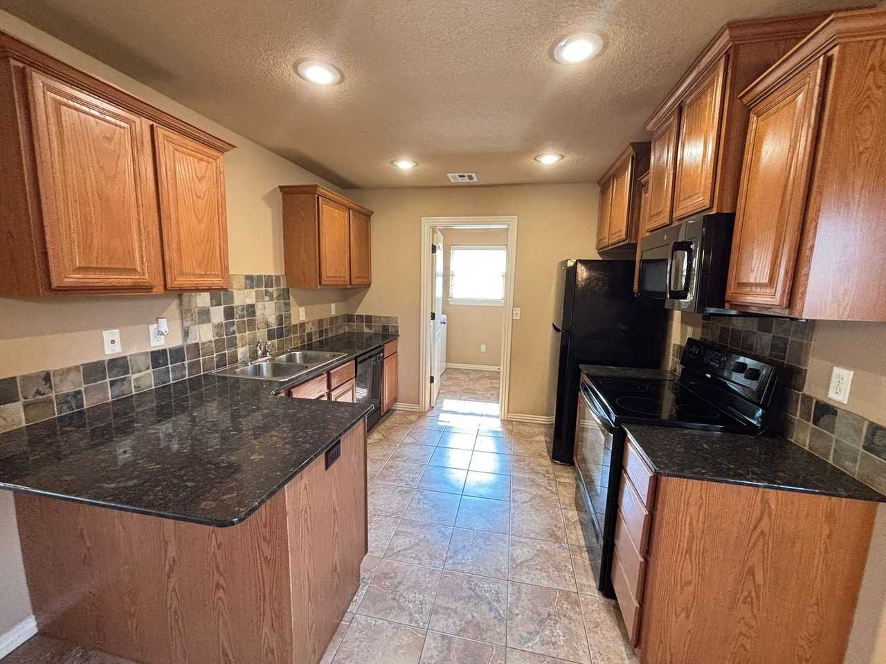 4111 W Mahogany Dr - Photo 7 of 18