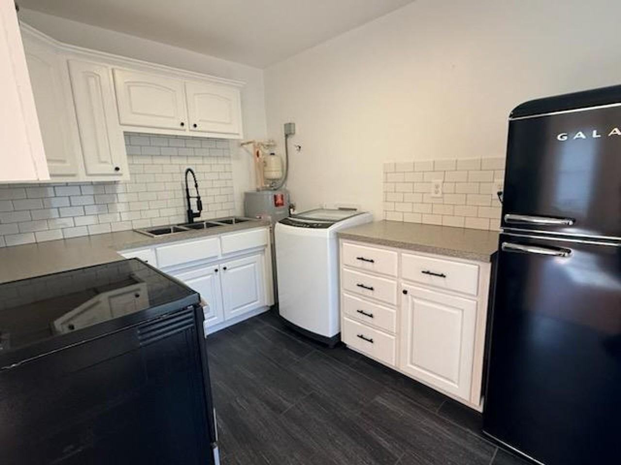 719 Madison St - Photo 5 of 19