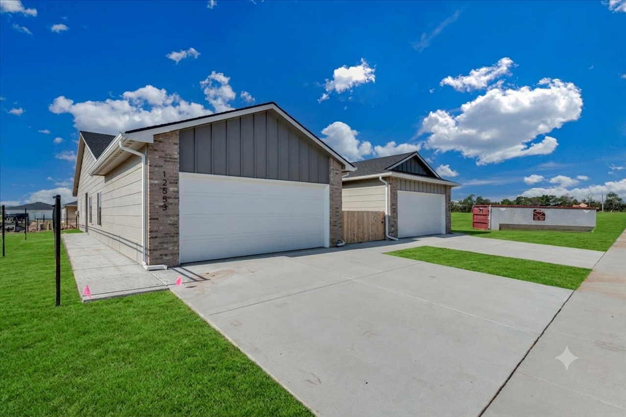 12555 12555 W Northstar St - Photo 2 of 18