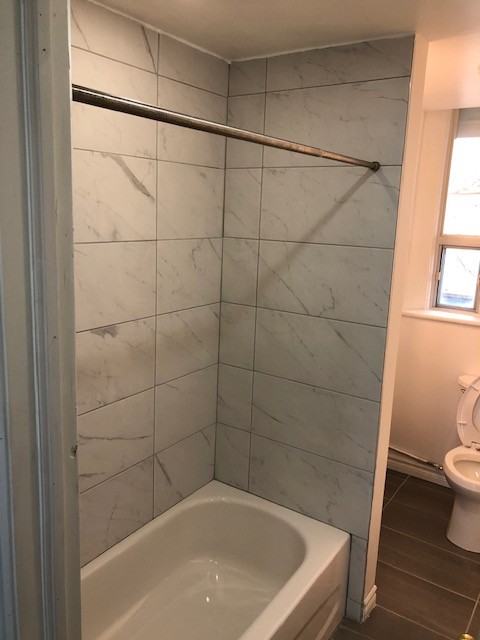 8 Locke St N - Photo 7 of 10