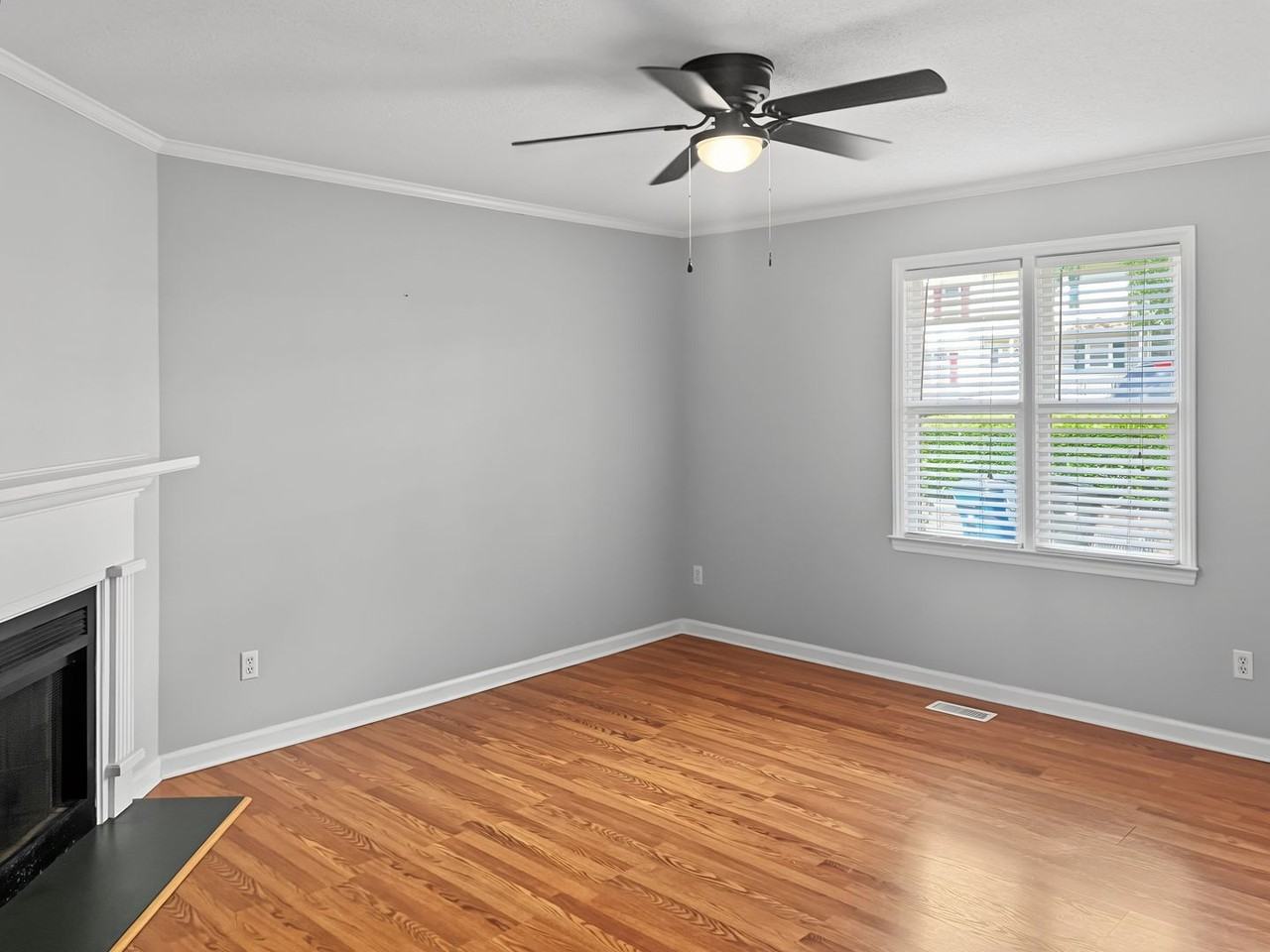 6749 Chauncey Dr - Photo 3 of 22