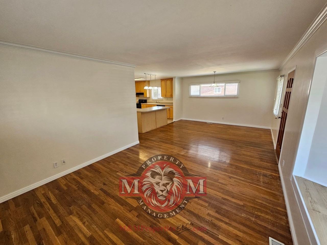 9590 S Amber Ln - Photo 3 of 28