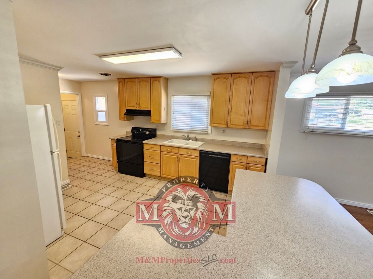 9590 S Amber Ln - Photo 6 of 28