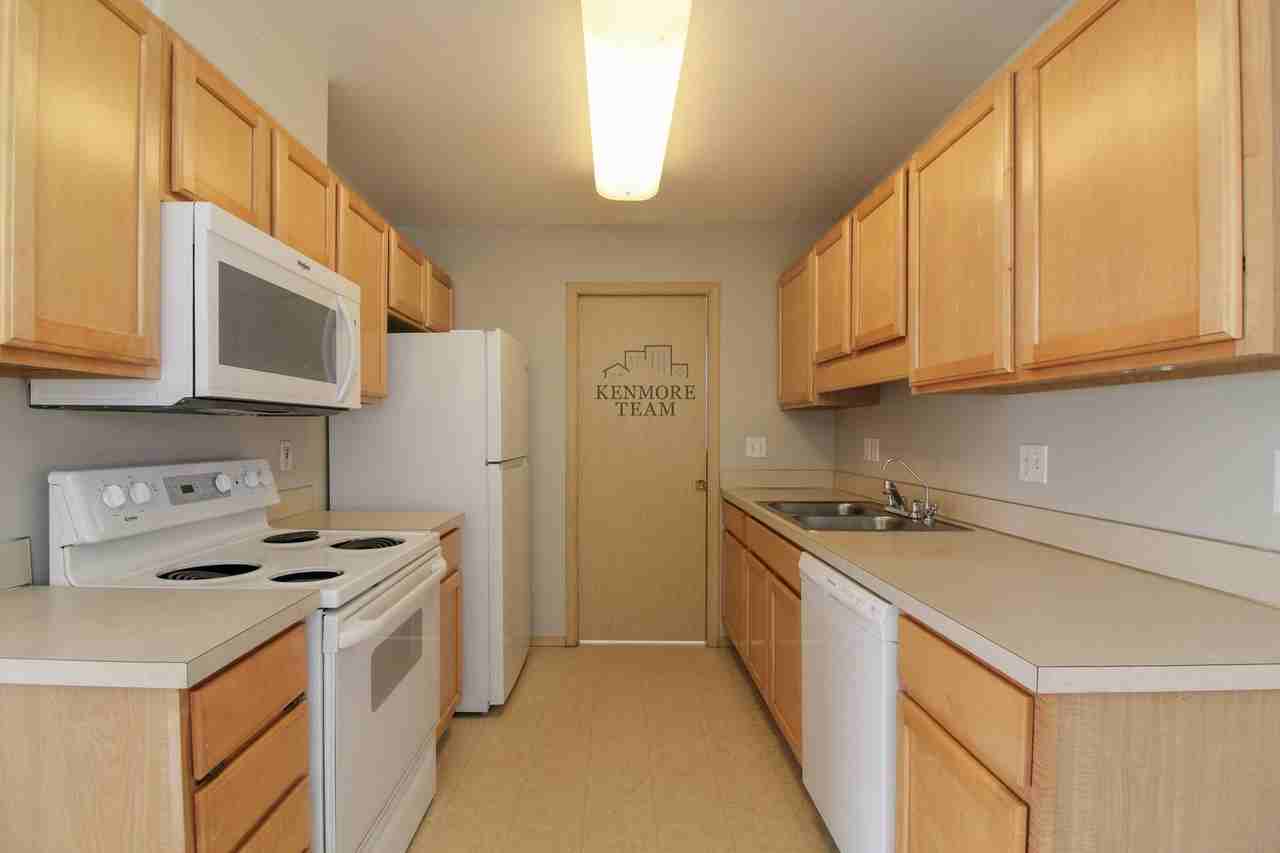 2815 S Underwood St - Photo 2 of 17