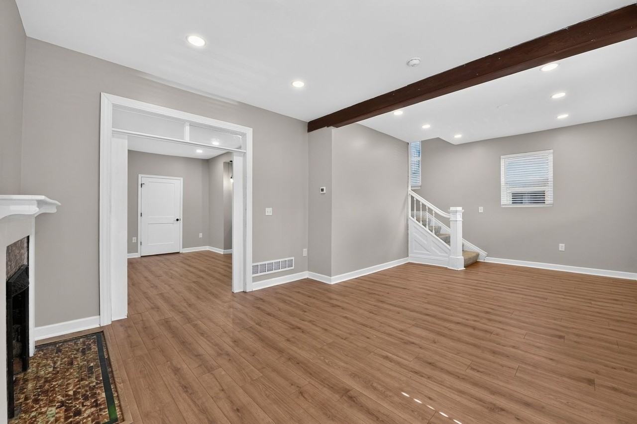 2516 Agnes Ave - Photo 2 of 19
