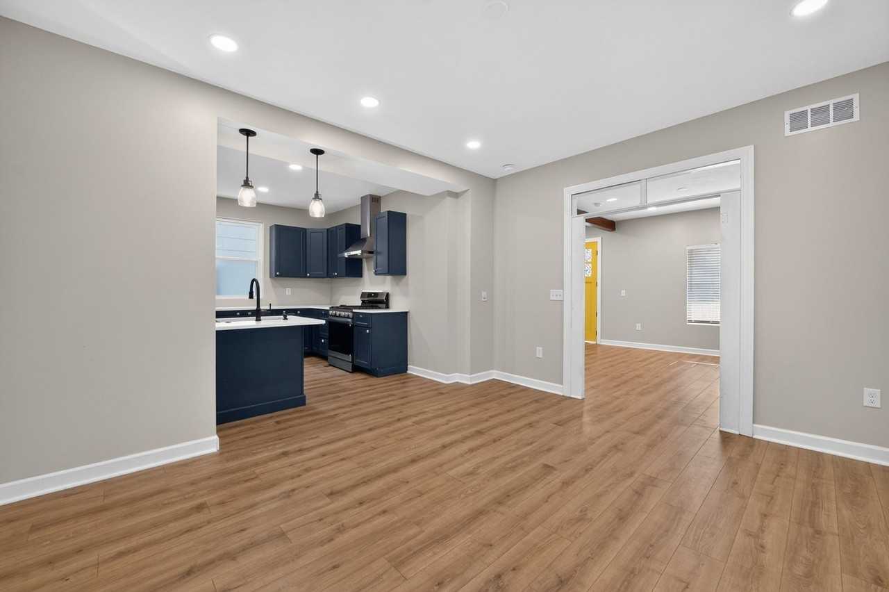 2516 Agnes Ave - Photo 3 of 19