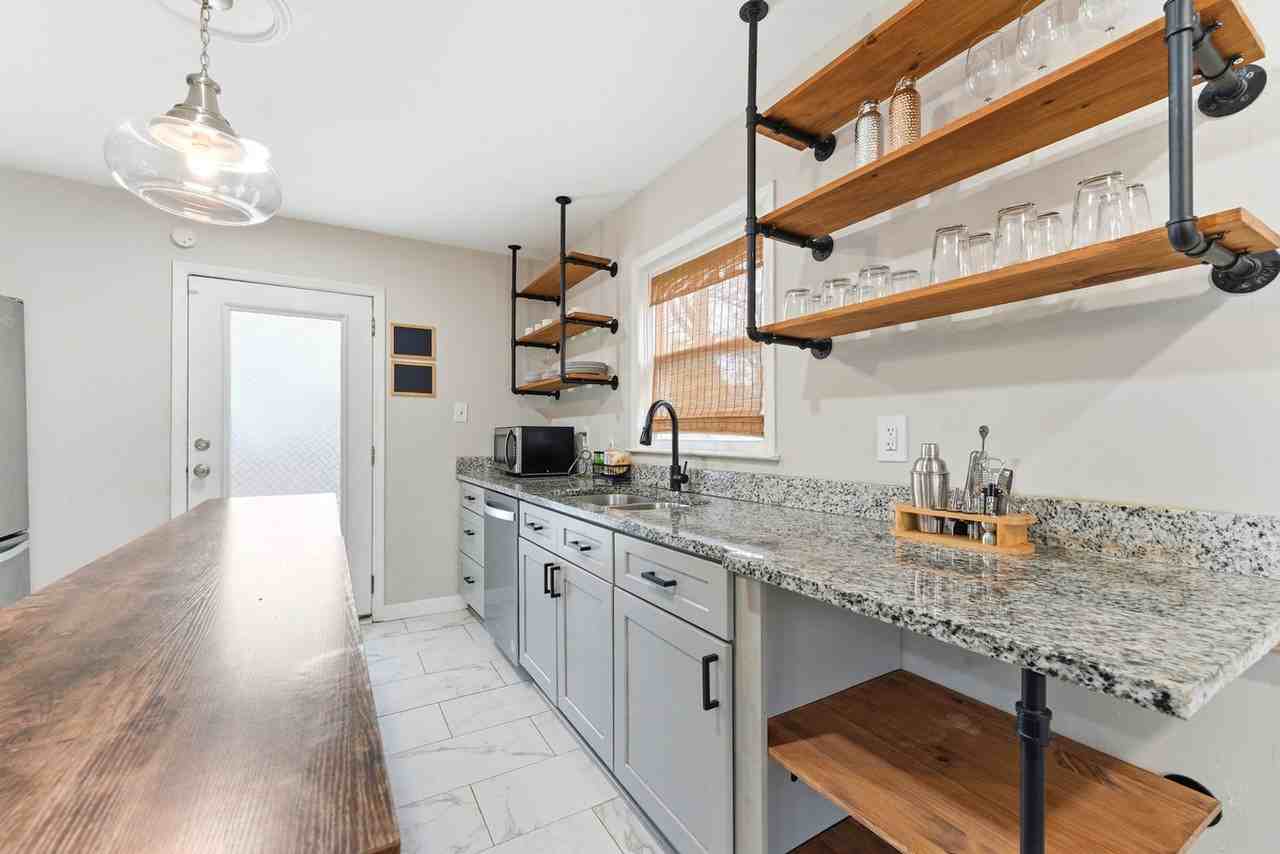 3136 Forrest Hills Dr - Photo 4 of 15