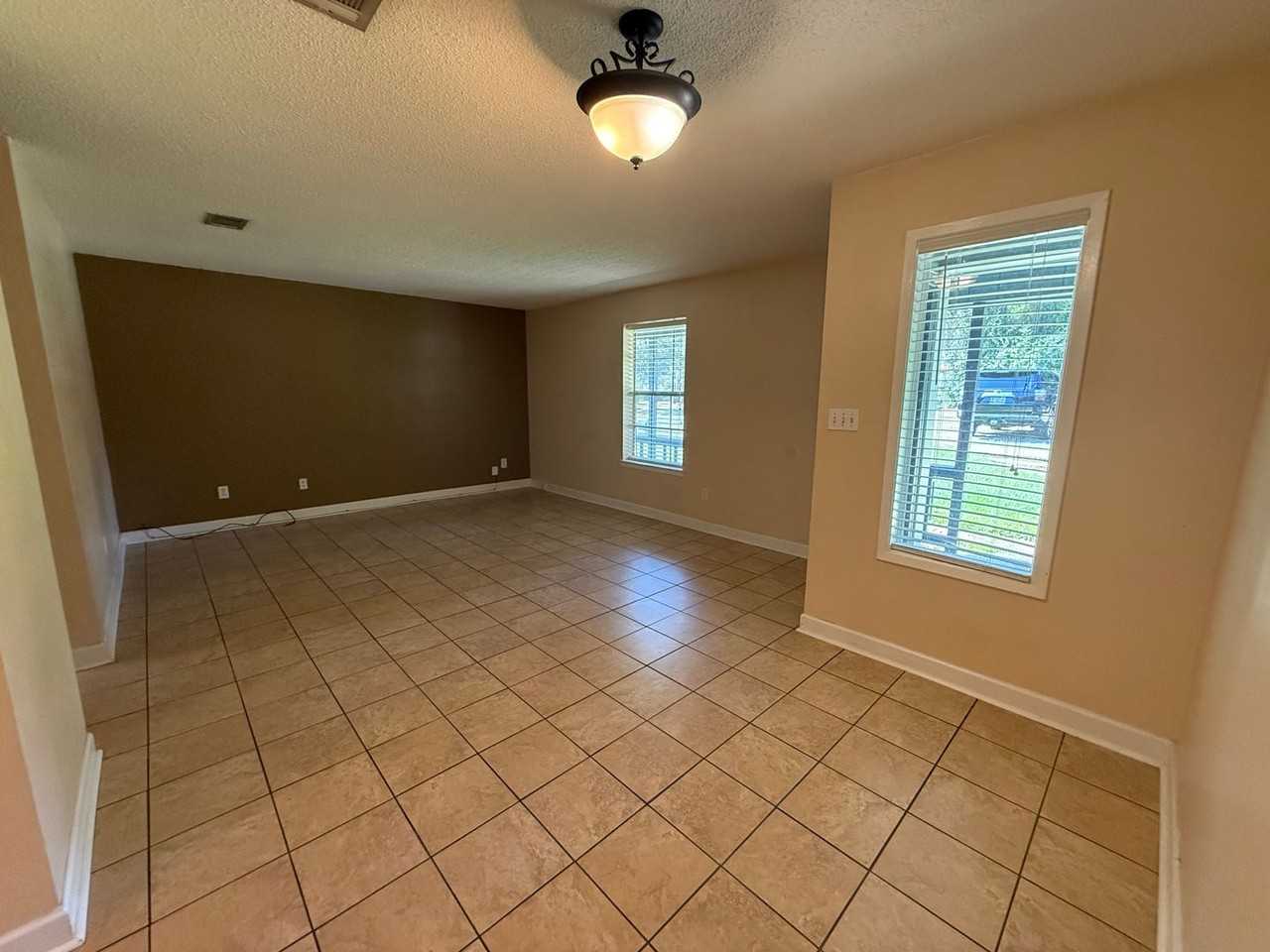 9221 Beatrice Dr - Photo 5 of 16