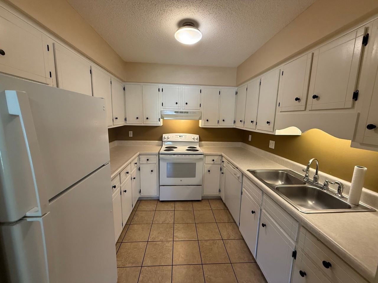9221 Beatrice Dr - Photo 6 of 16